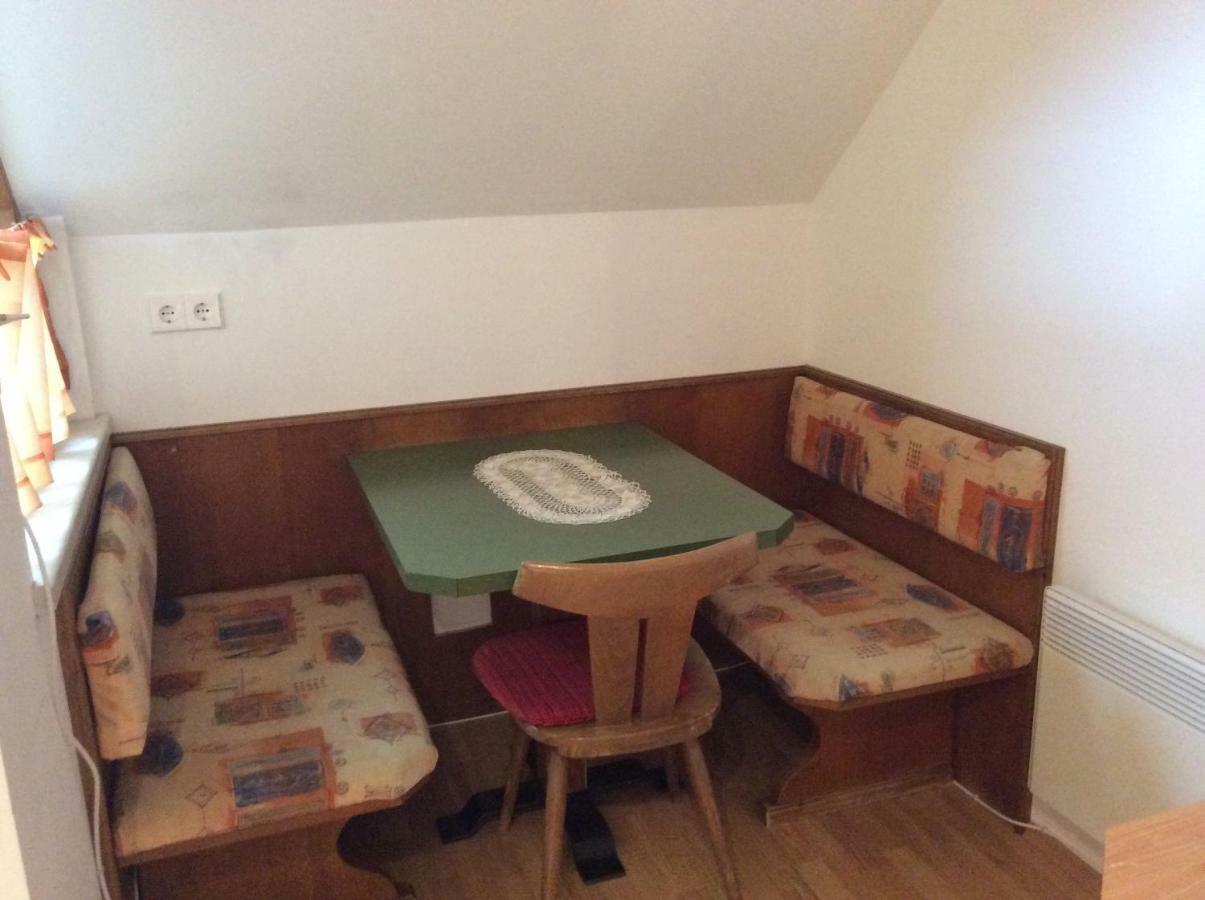 Apartment Gaestehaus Wastian ไวสซ์บริอาค ภายนอก รูปภาพ