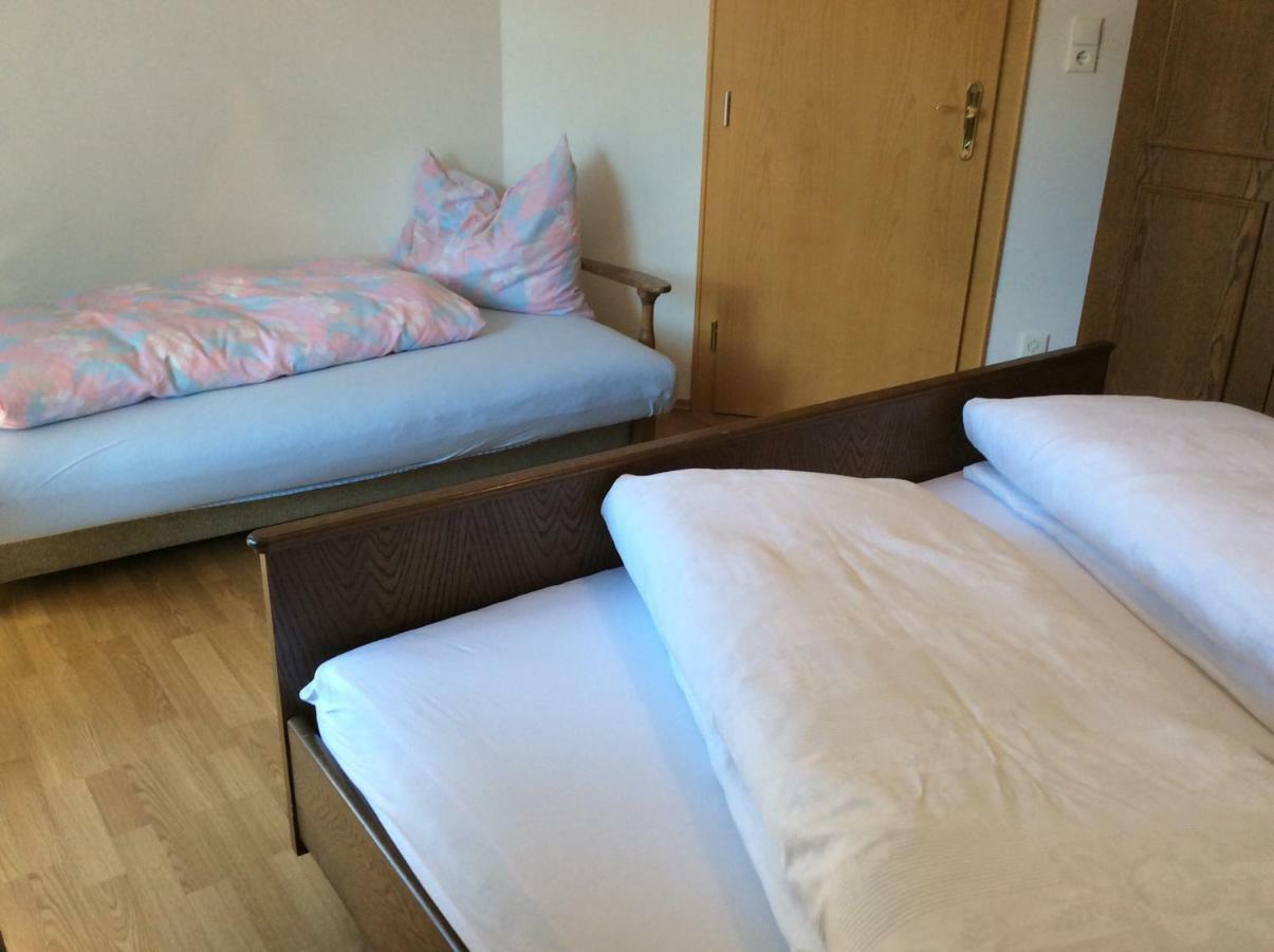 Apartment Gaestehaus Wastian ไวสซ์บริอาค ภายนอก รูปภาพ