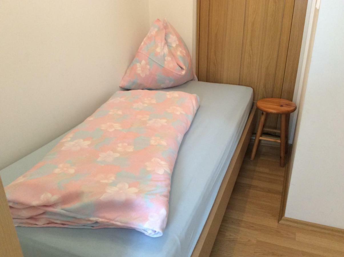 Apartment Gaestehaus Wastian ไวสซ์บริอาค ภายนอก รูปภาพ